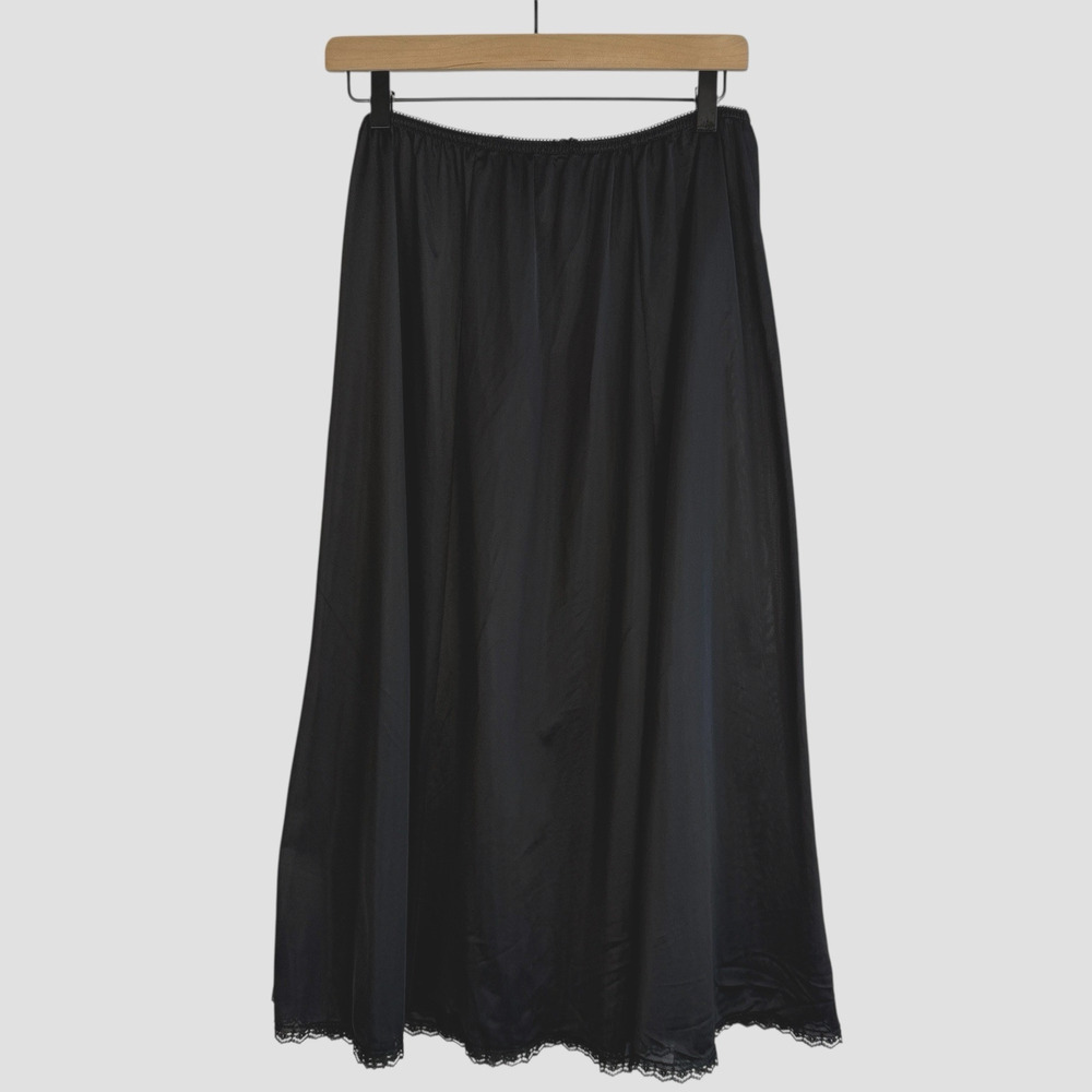 Vintage Black Half Slip with Lace Trim Size 2X By Mei Lin Midi Length Coquette